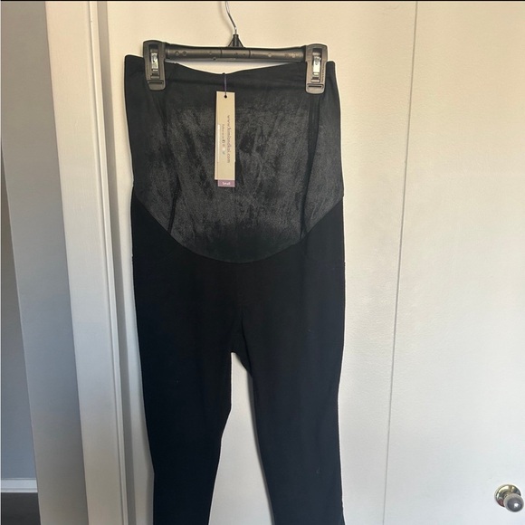 KIMI & KAI Maternity Jeggings - Picture 2 of 5
